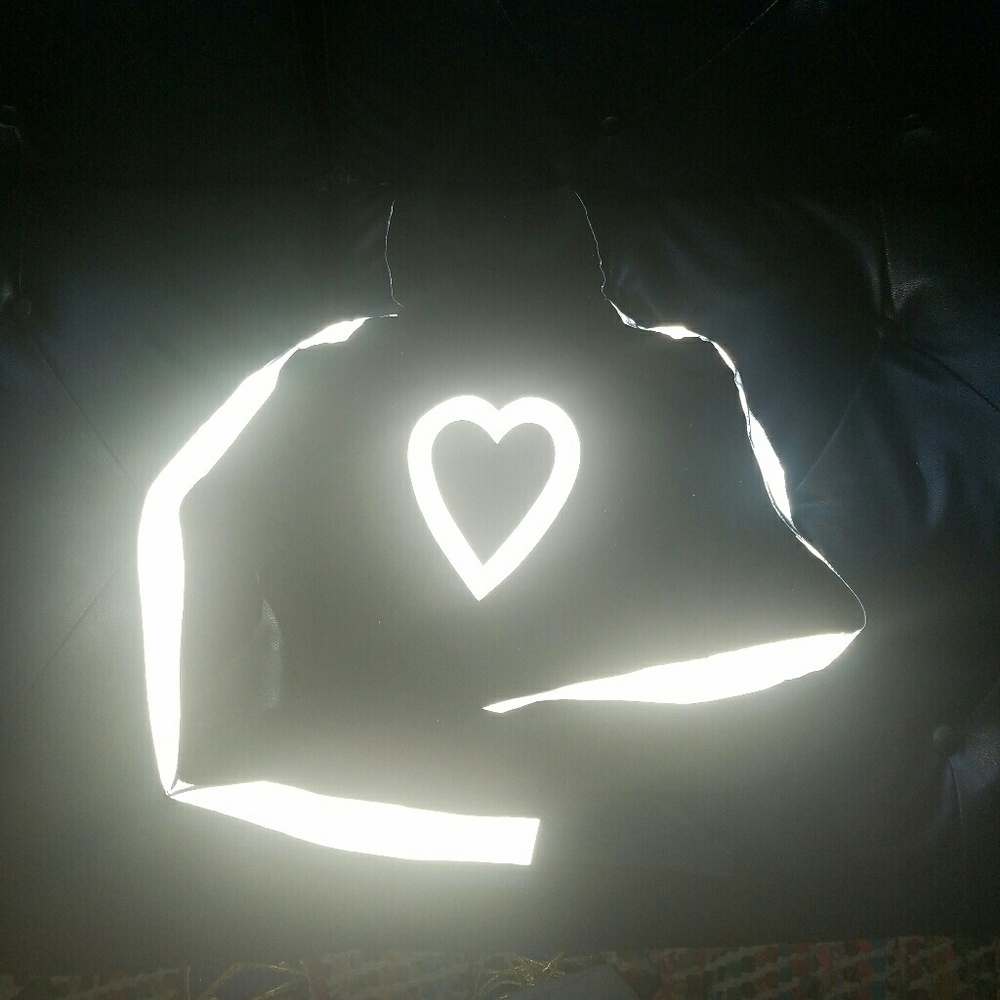 NEW REFLECTIVE HEART HIGH NECK CUT OUT CROP💗